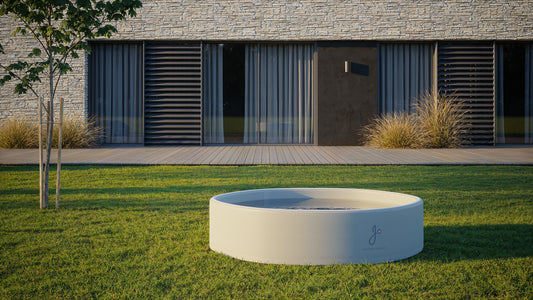 Jupiduu pool buiten kinderen