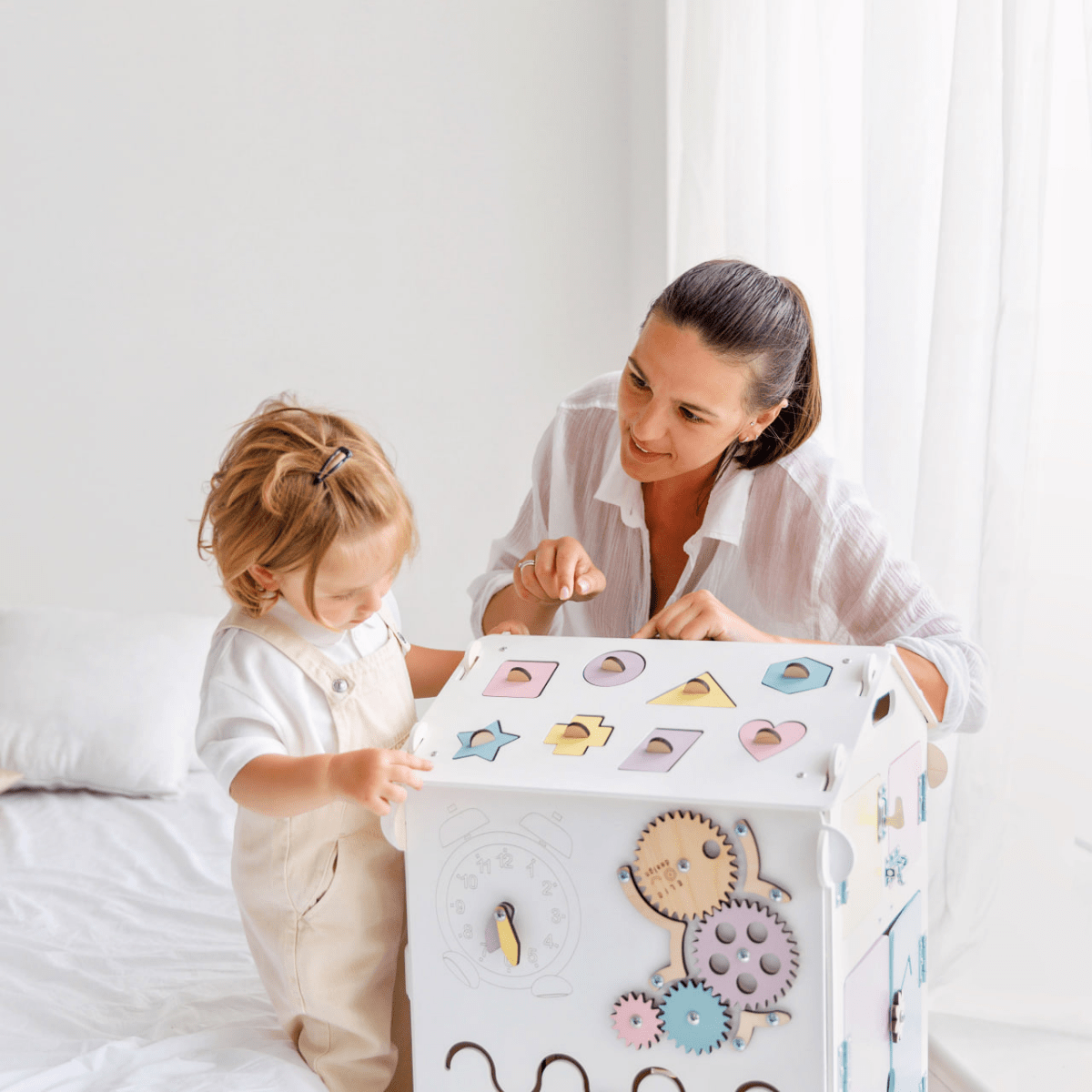 BusyKids Busy Board speelhuisje – wit/pastel, limited edition-Speelhuisje