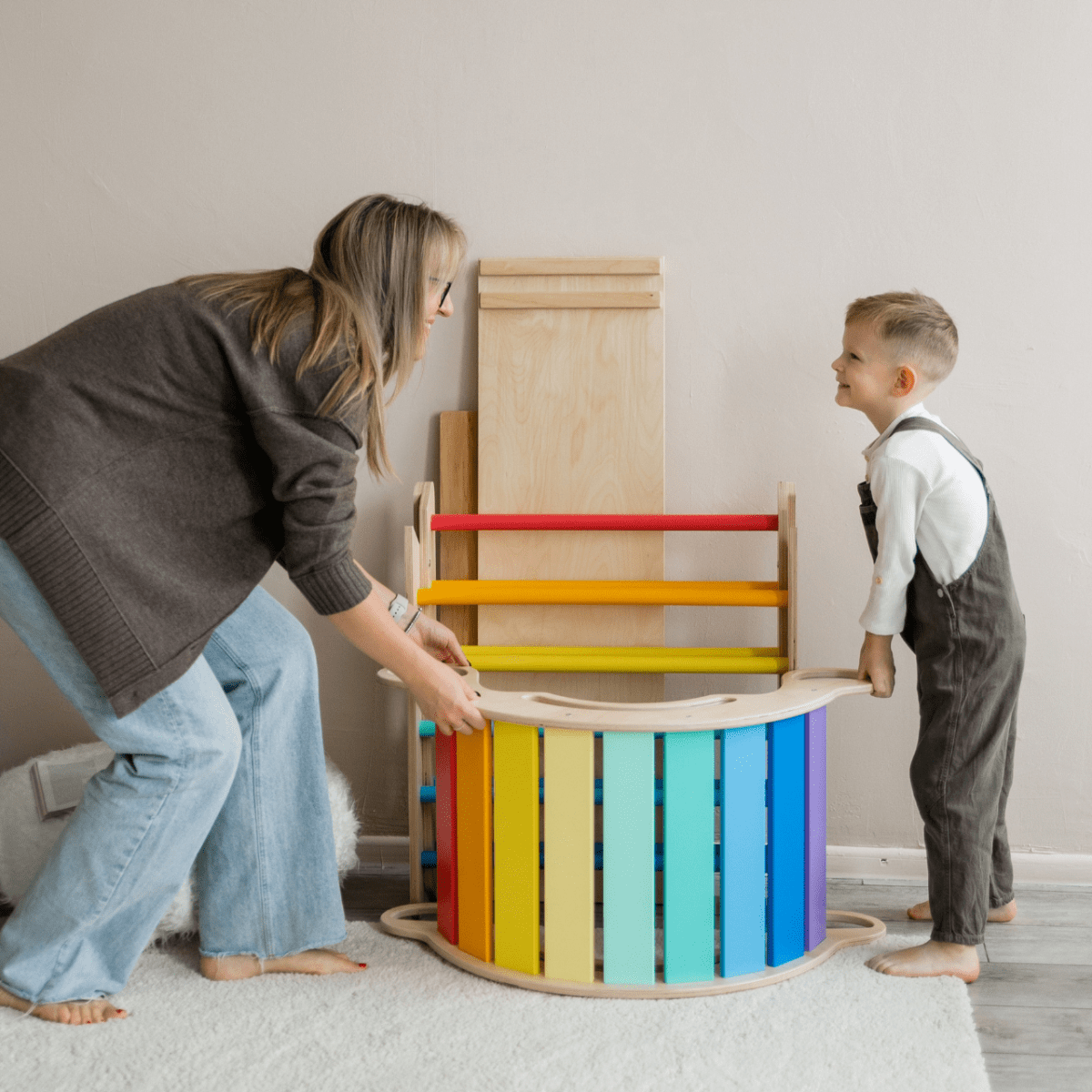 BusyKids Pikler groot set – driehoek, 2 planken & balanswip – regenboog – productbeeld 7