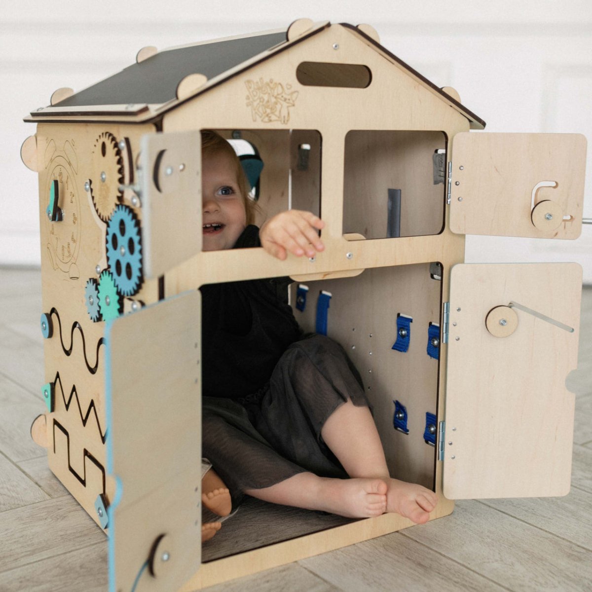 BusyKids set – Busy Board speelhuisje naturel/mint met creatieve kubus-Speelhuisje set