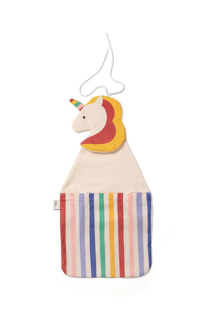 Play&Go Toto Unicorn Wandaufbewahrer mit gestreiftem Aufbewahrungsbeutel