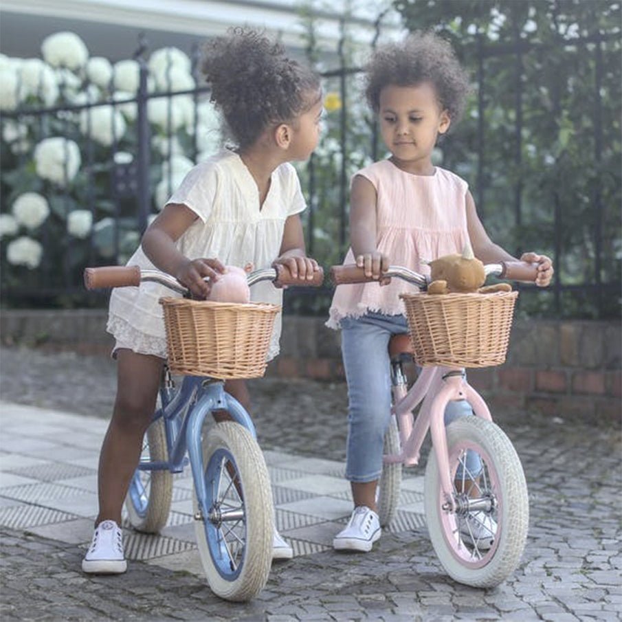 Balance bikes & Walking cars