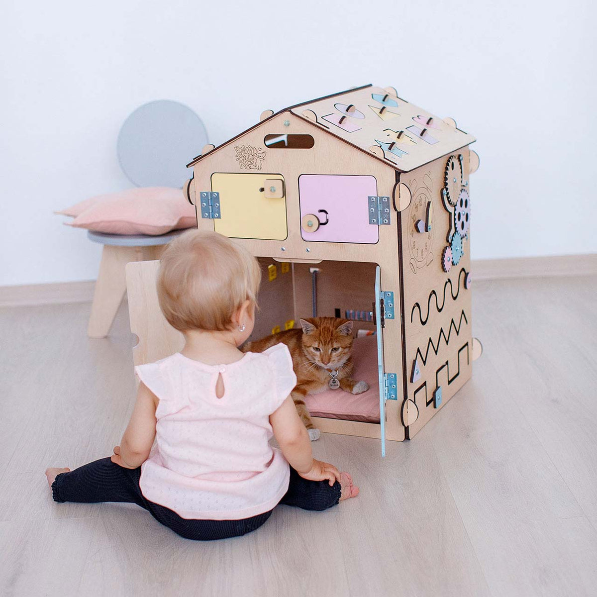 Activity Board Haus Natura Pastell – Limitierte Edition