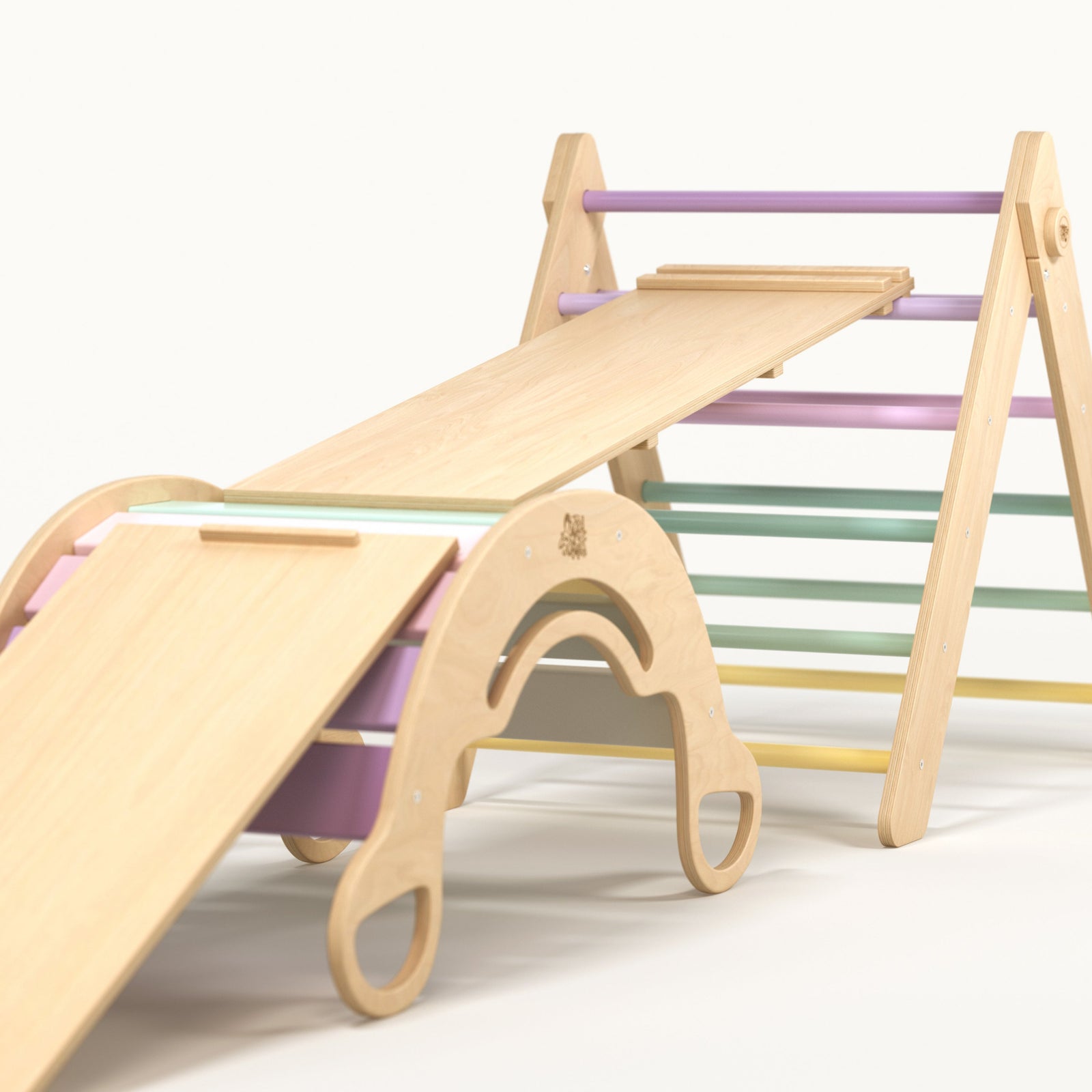 BusyKids Pikler groot set – driehoek, 2 planken & balanswip – regenboog – productbeeld 28