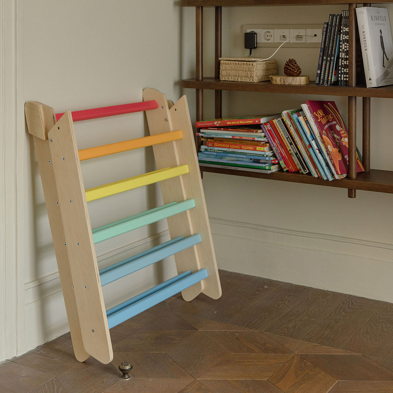 BusyKids Pikler klimdriehoek – regenboog – productbeeld 8