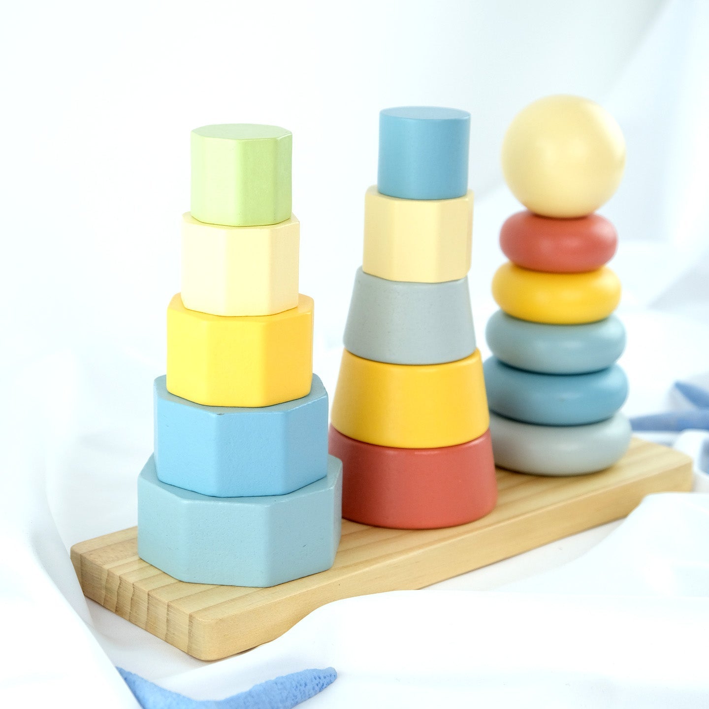 Montessori Play BOX - Entwicklungsset für Kinder im Alter von 18 bis 24 Monaten