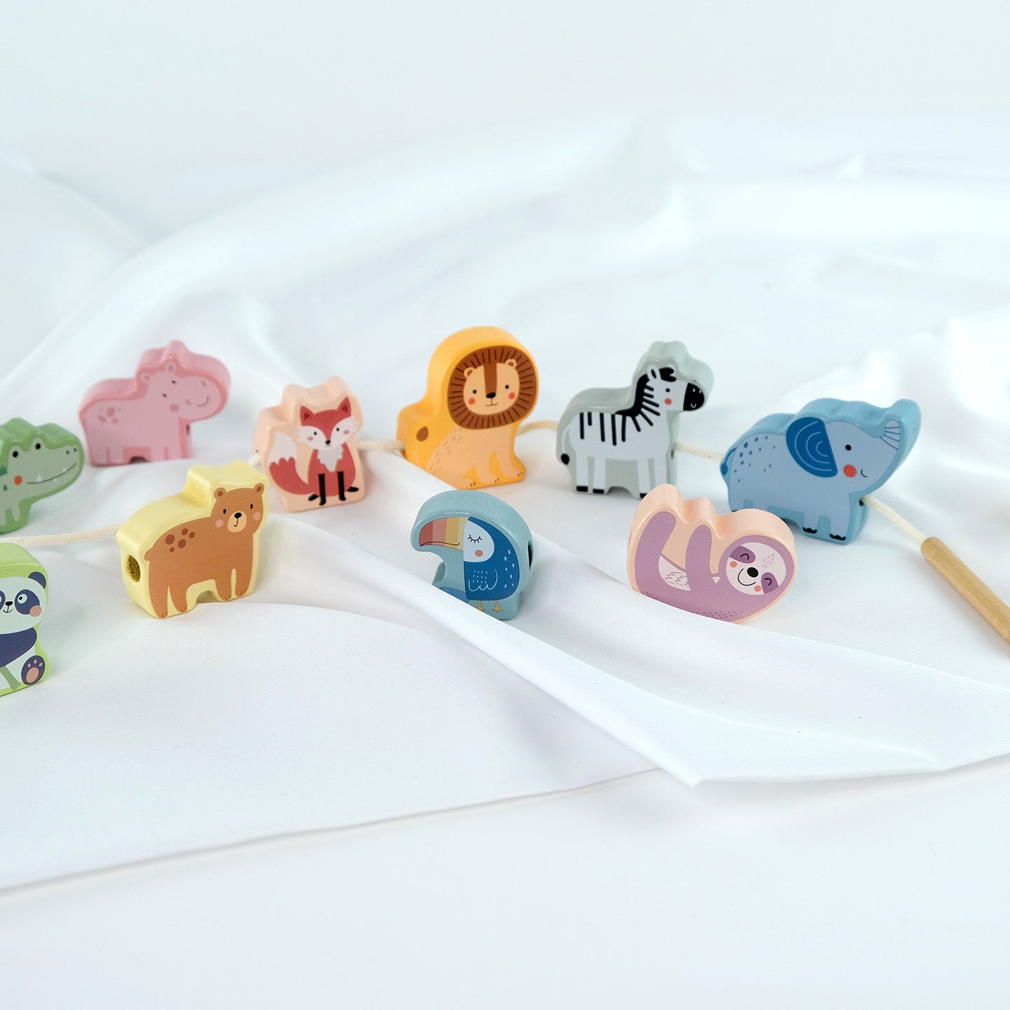 Montessori Play BOX - Entwicklungsset für Kinder im Alter von 18 bis 24 Monaten