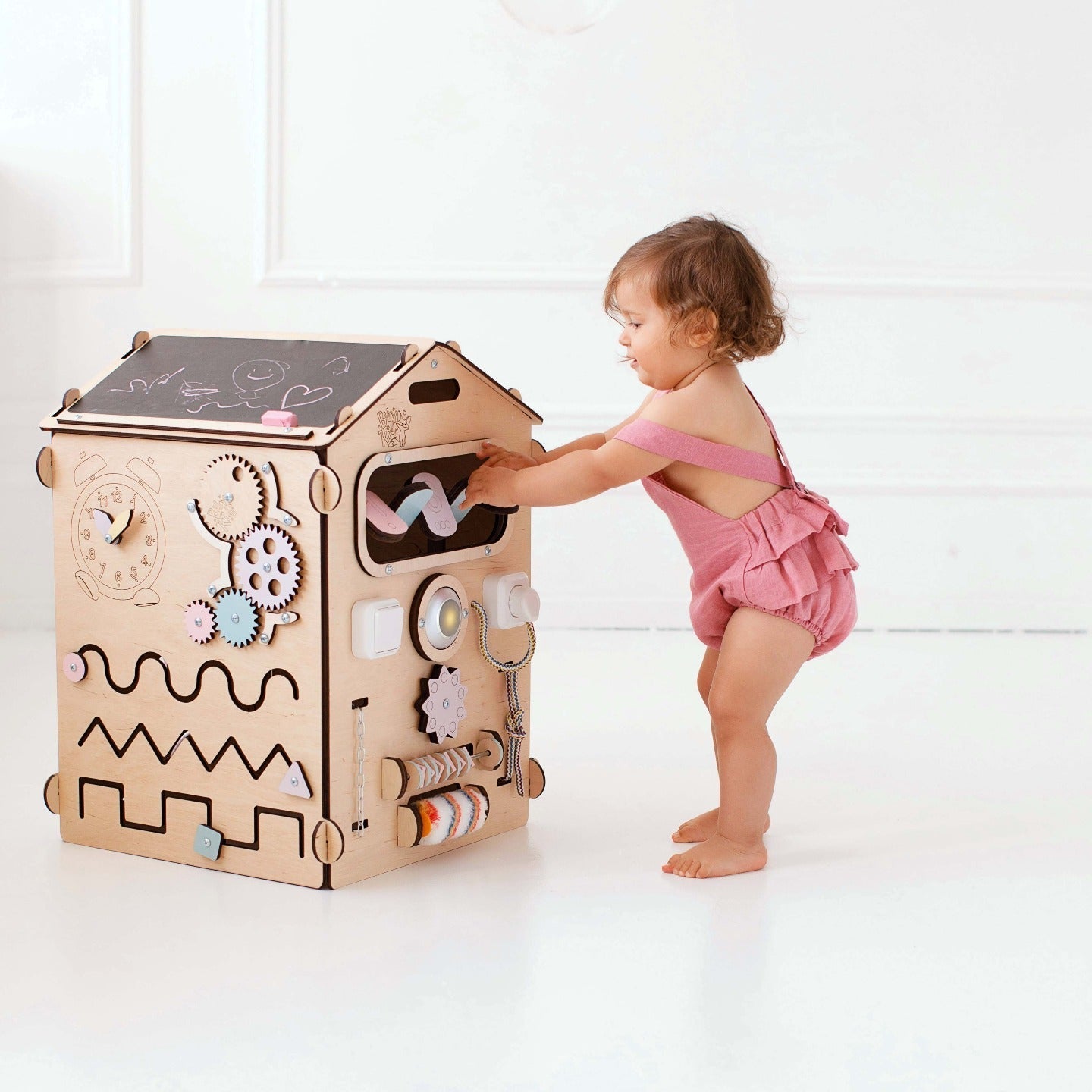 Activity Board Haus Natura Pastell – Limitierte Edition