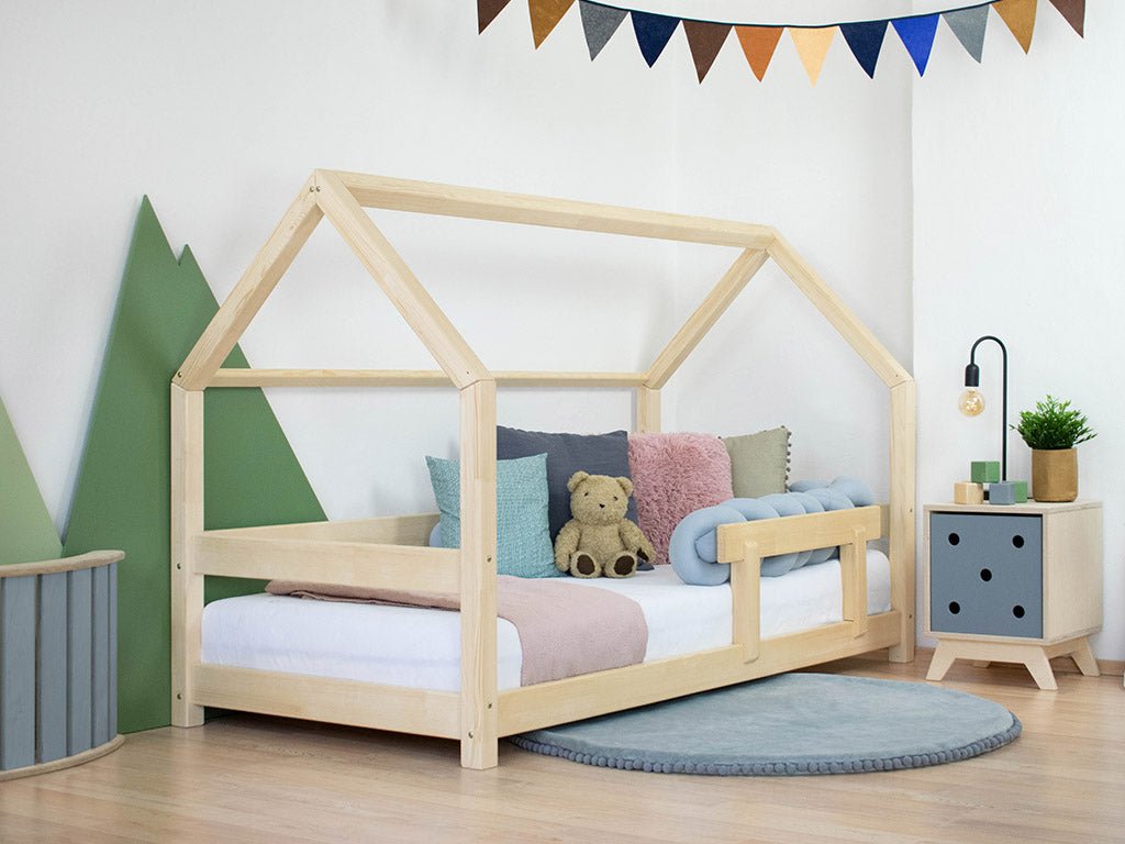 Huisbed Tery - houten kinderbed met bedrand - 