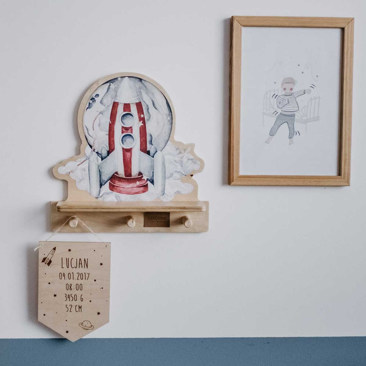 Dekornik Rocketship wandplank met 3 haakjes