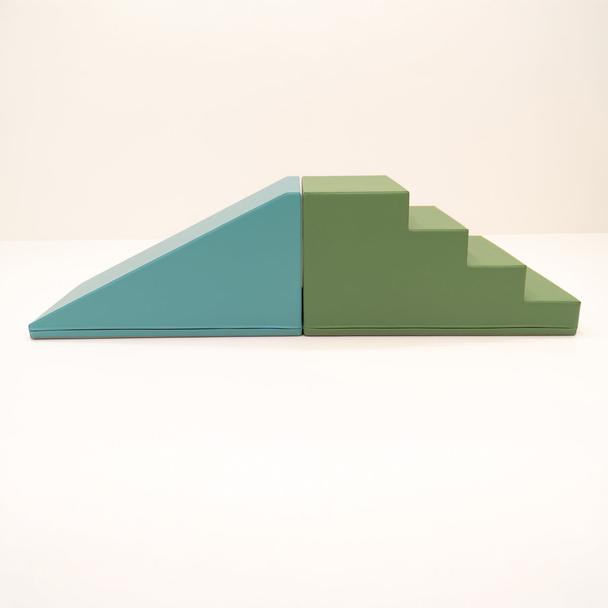 IGLU Mega Fun Slider in Pastel Turquoise en Reseda Green