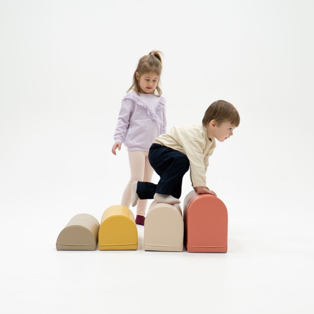 soft play set met modulaire foamblokken voor baby's peuters en kleuters