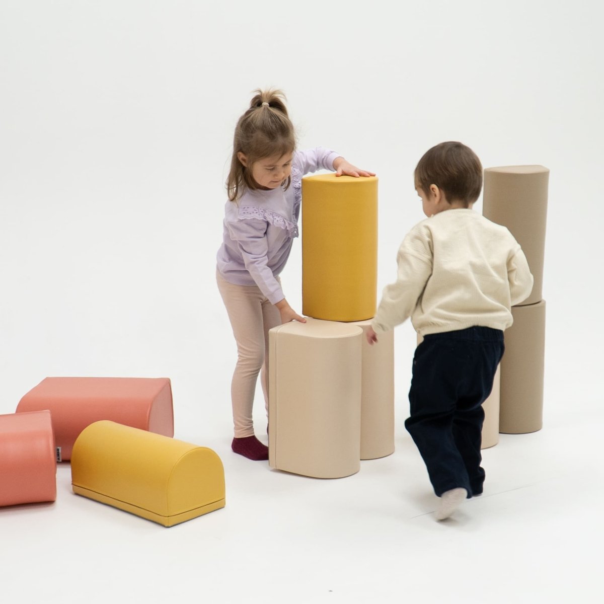 soft play set met modulaire foamblokken voor baby's peuters en kleuters