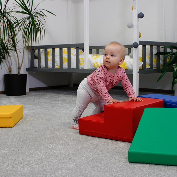 Kind speelt met Soft Play Foamblokkenset - Corner Climber