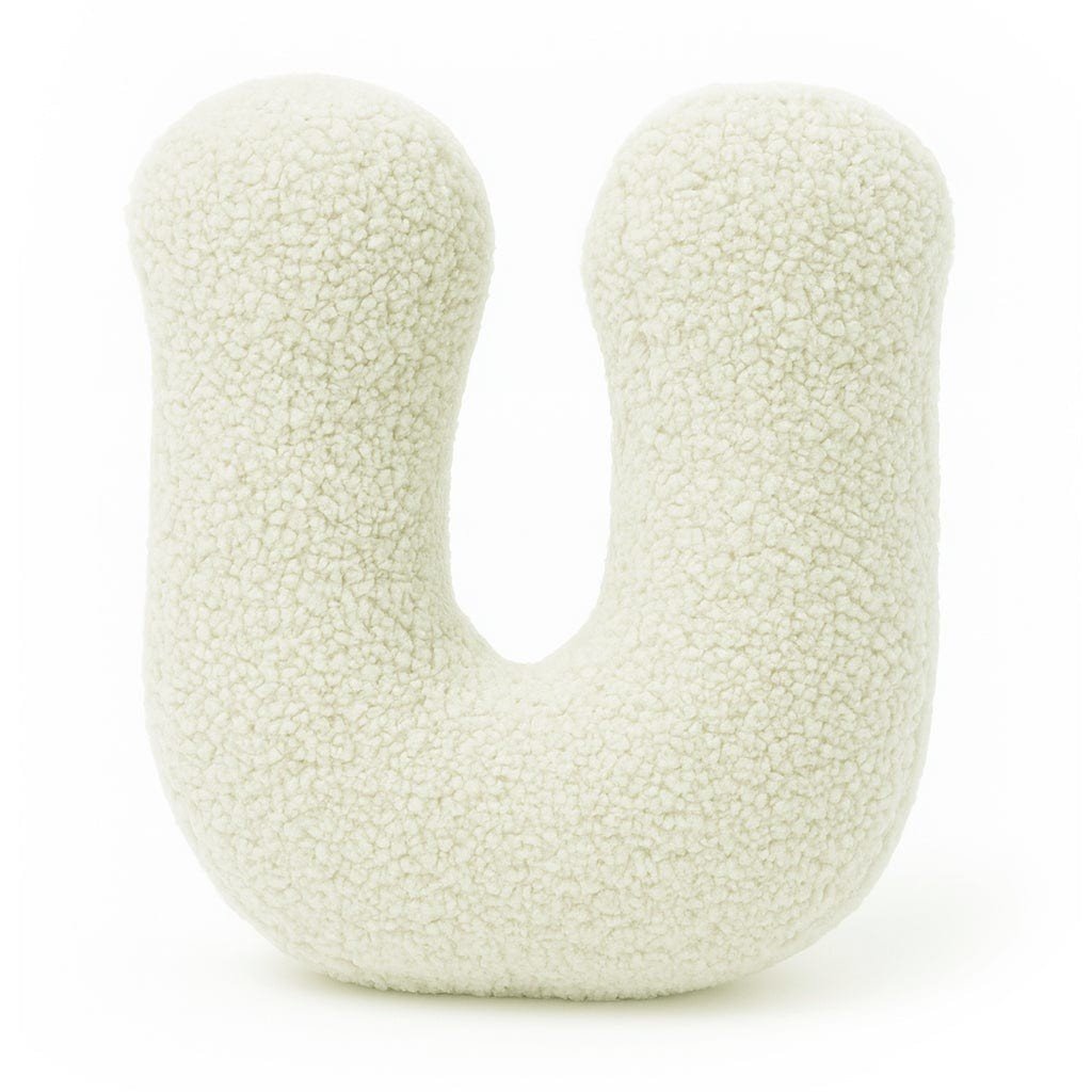 Bearly-Buchstabenkissen in Form des Buchstabens U, Creme, von MeowBaby