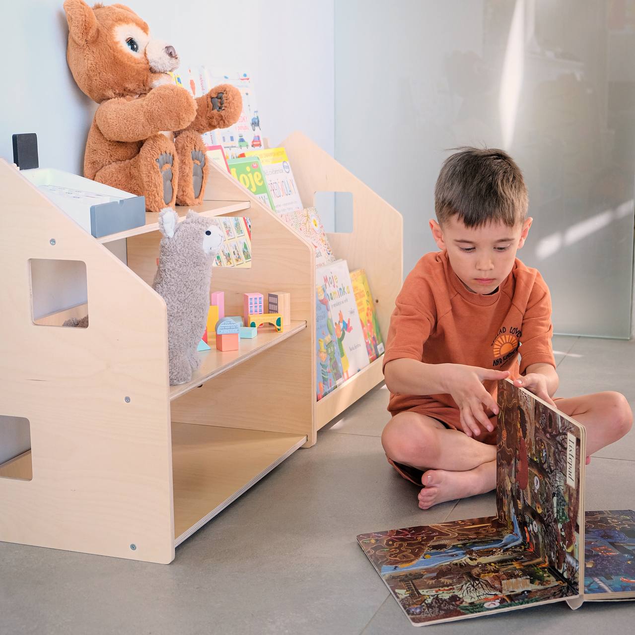 BusyKids boekenkast en speelgoedrek set – limited edition