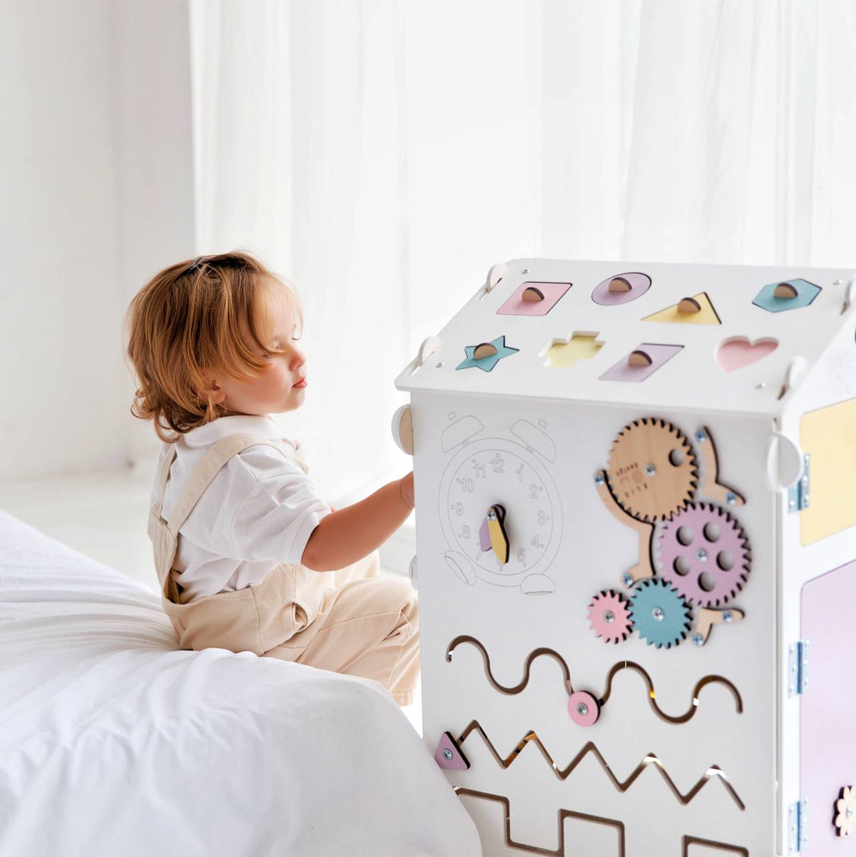 Set - BusyBoard Cottage white/pastel and creative cube
