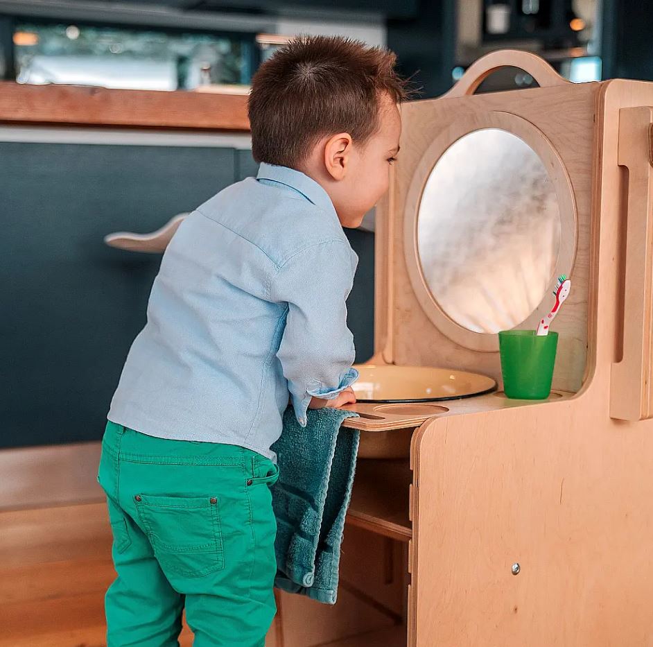 Wastafel met spiegel - accessoire Montessori speeltafel