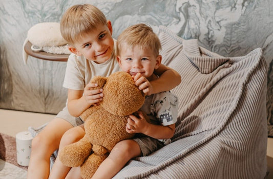 YappyHug Sitzsack Hellgrau – Ergonomischer Sitzsack (80×70×50 cm)